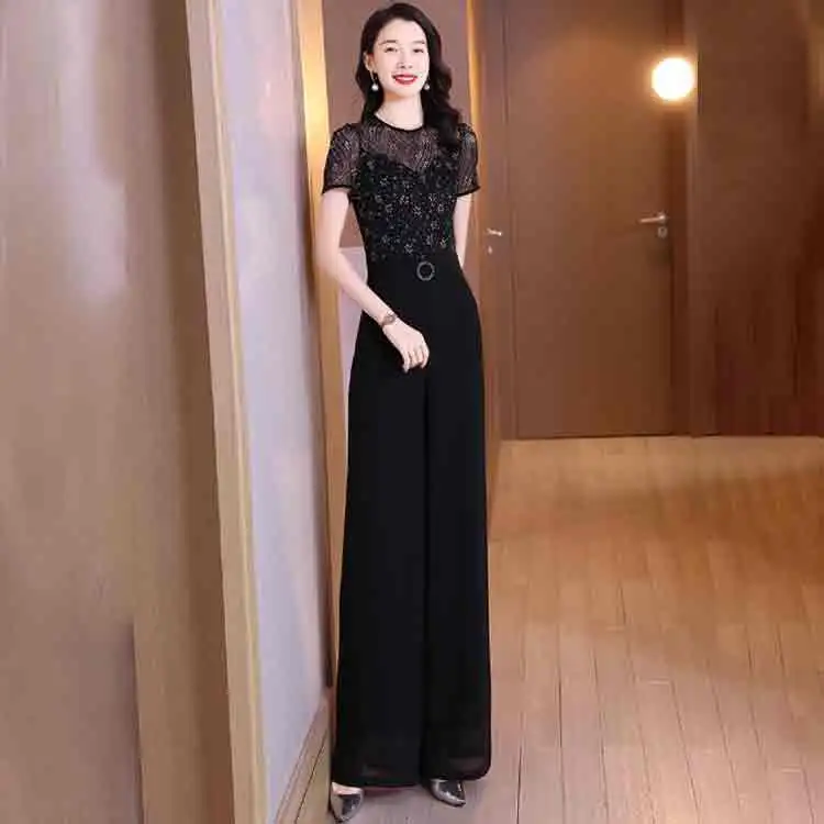 Ist der Mesh-Patchwork-Jumpsuit der neueste Modetrend?